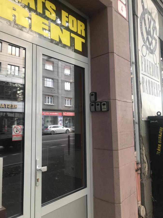 1 St May Plaza De Luxe Bratislava Exterior foto